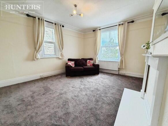 3 bed Apartment to rent Image 4