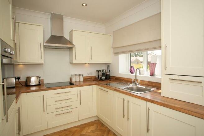 2 bed Retirement Property for sale Image 11