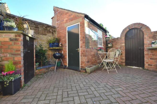 Brick Store/Potential Laundry Room