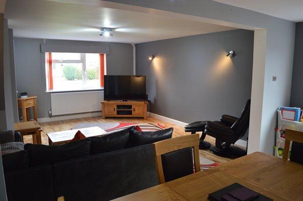 lounge/dining room