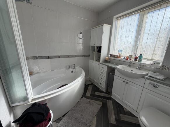 3 bed Semi-Detached for sale Image 10
