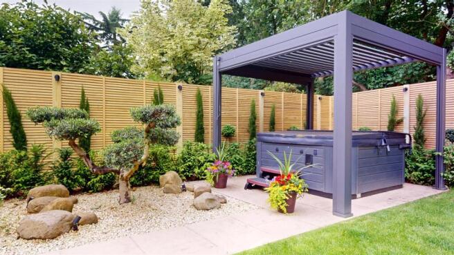 Lakeside Court Rear Garden