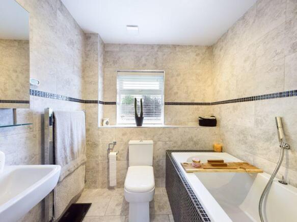 Family Bathroom 