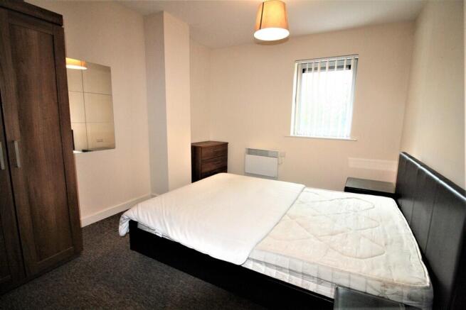 2 bed Apartment to rent Image 5