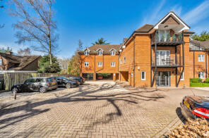 Flat 6, 86 Monterey Court, Chalk Hill, Southampton SO18 3DB