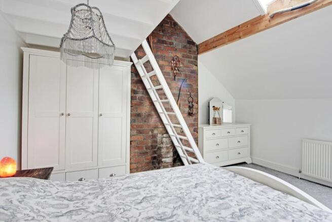 Bedroom 1 - double