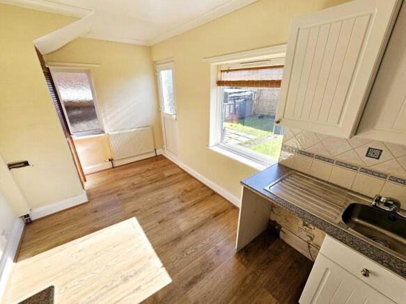 2 bed Semi-Detached for sale Image 5