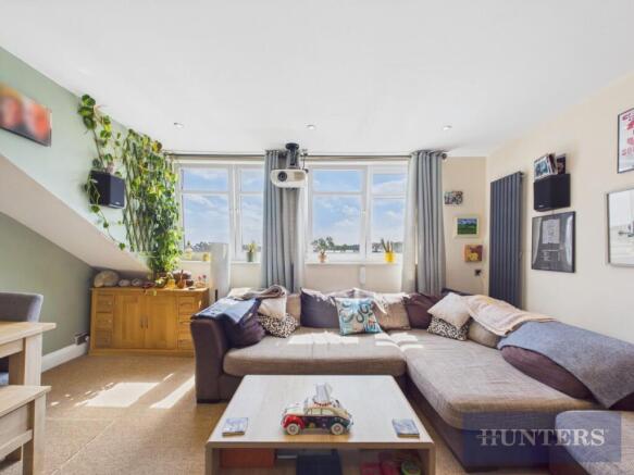 2 bed Flat for sale Image 4
