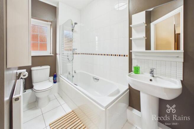 2 bed Apartment for sale Image 10
