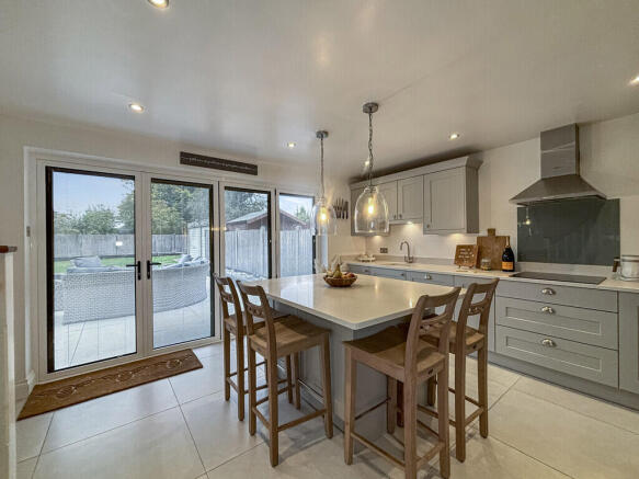 Oakey Field Road, Thurston photo 3
