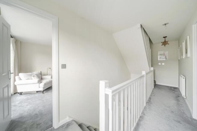 4 bed Detached for sale Image 11
