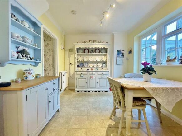 KITCHEN/DINER