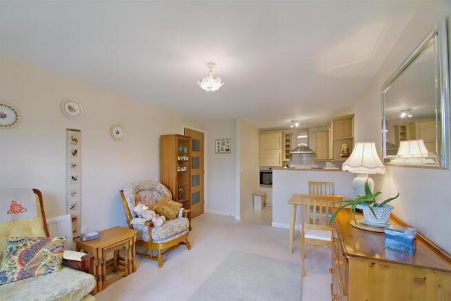 1 bed Apartment for sale Image 6