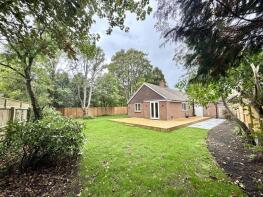 2, Hartford Road, Hartley Wintney, Hook RG27 8QW
