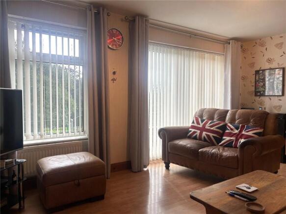 3 bed Semi-Detached for sale Image 4