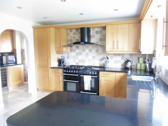 Luxury breakfast kitchen /dining room (rear)