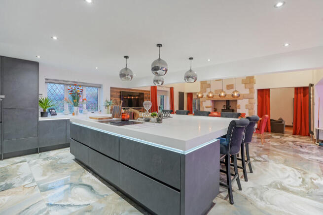 5 bed Barn Conversion for sale Image 6