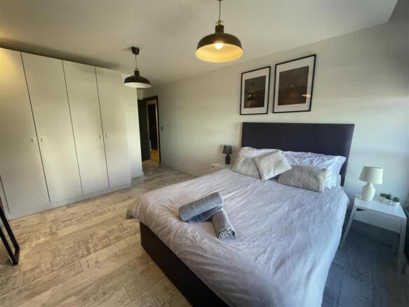 2 bed Apartment to rent Image 10
