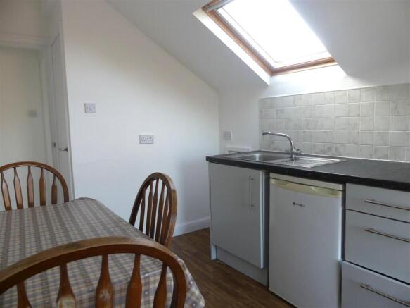 1 bed Flat to rent Image 5