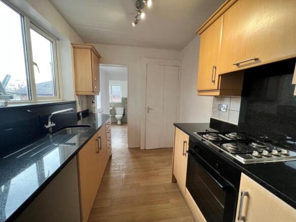 Kitchen 2.jpg