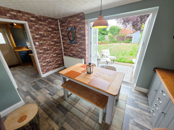 3 bed Semi-Detached for sale Image 7