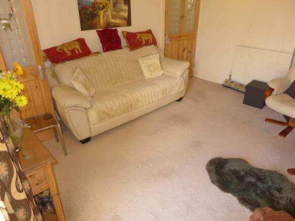 REAR LOUNGE