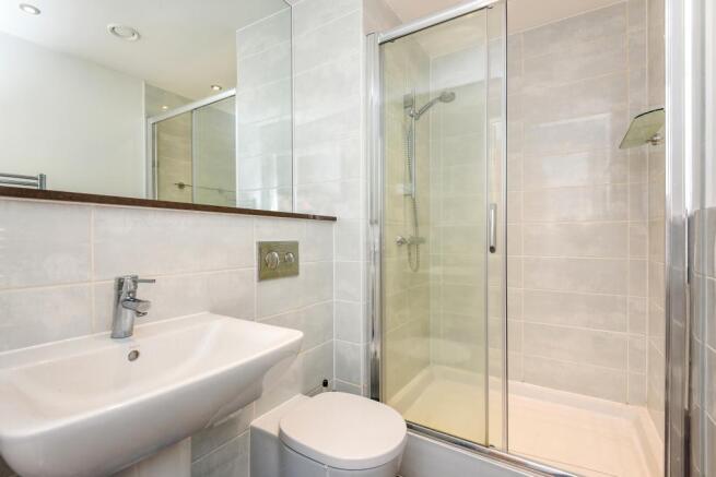 Ensuite to Bed 1