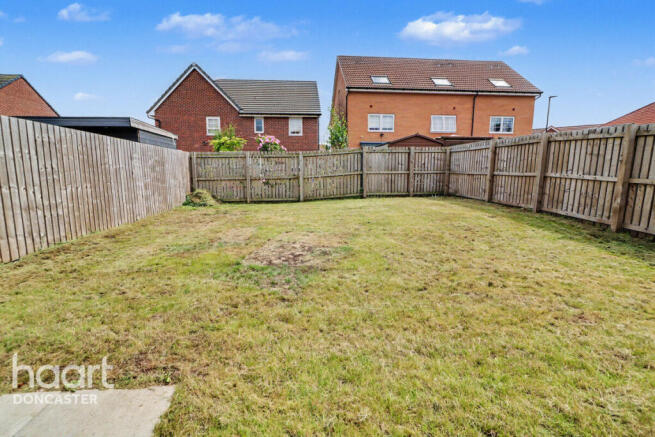 4 bed Detached for sale Image 4