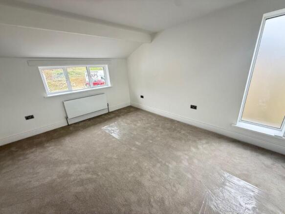 4 bed Detached for sale Image 5