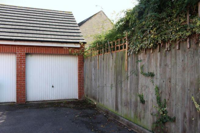 Garage & P...