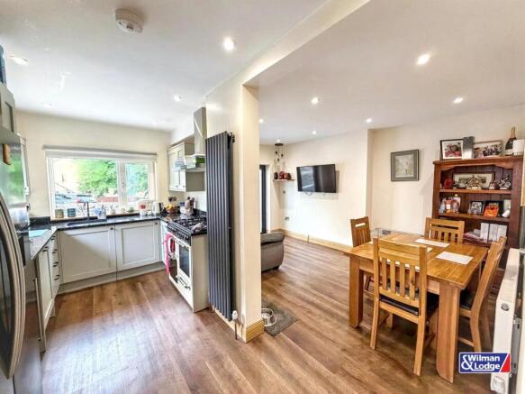 3 bed Semi-Detached for sale Image 4