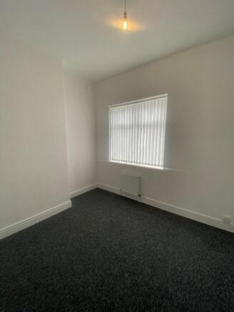 3 bed Terraced to rent Image 5