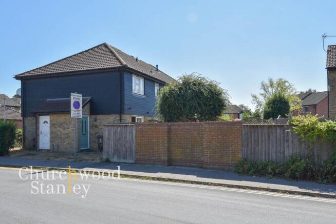 1-bed terraced on Nash Close, Lawford, CO11, £180,000