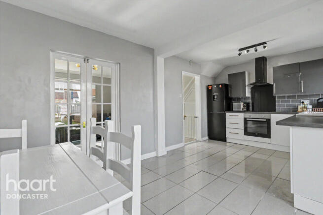 3 bed Semi-Detached for sale Image 11