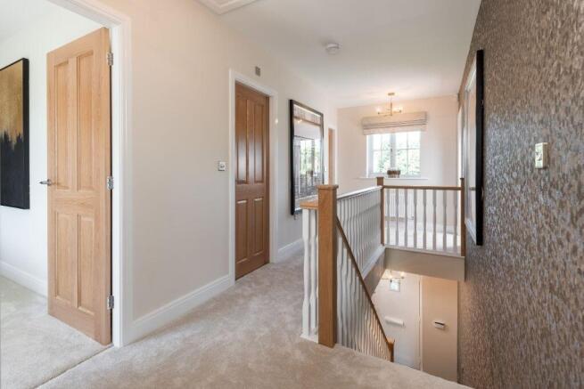 4 bed Detached for sale Image 12