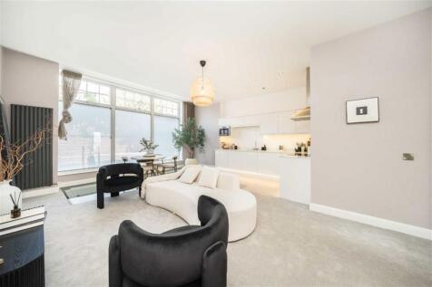 Welmar Mews, Clapham