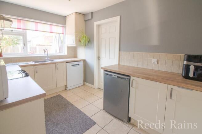Fenwick Road, Great Sutton, Ellesmere Port, Cheshire, CH66 photo 4