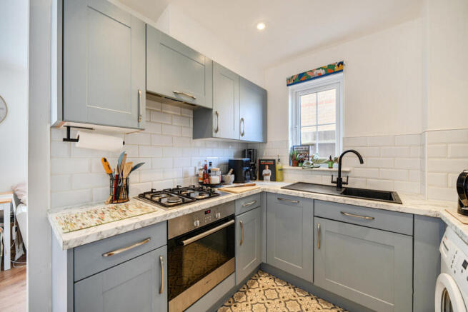 1433390-7-69ce6c4...