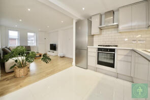19, 7, Park Road, London N14 6HB