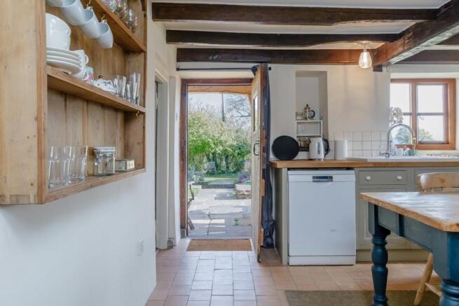 8366278-interior11.jpg