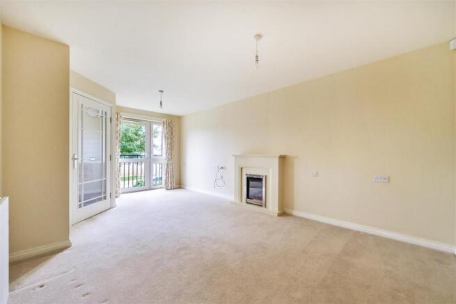 Hale Lodge, Littlehampton, West Sussex photo 4