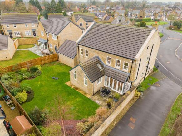 5 bed Detached for sale Image 5