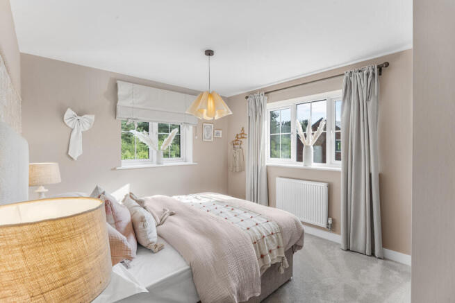 4 bed Detached for sale Image 9