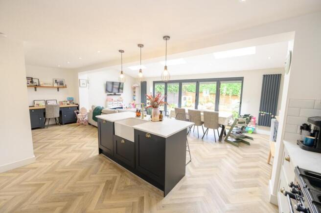 Kitchen-dining-family room pic 6.jpg