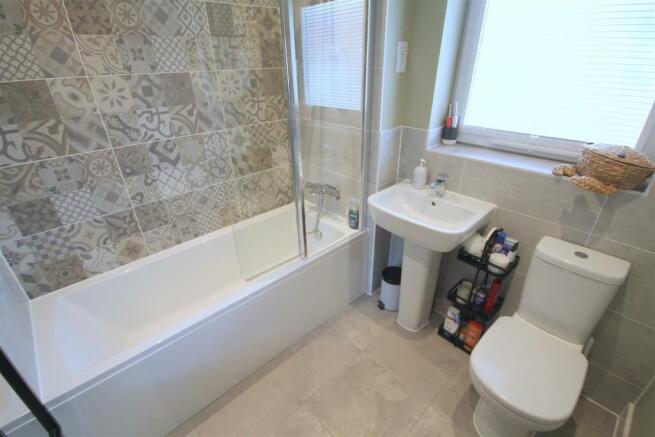 AR Bathroom a.JPG