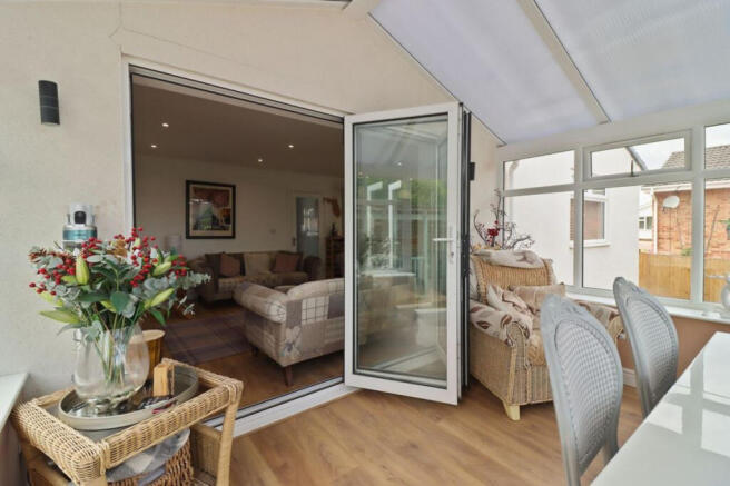 4 bed Detached Bungalow for sale Image 7