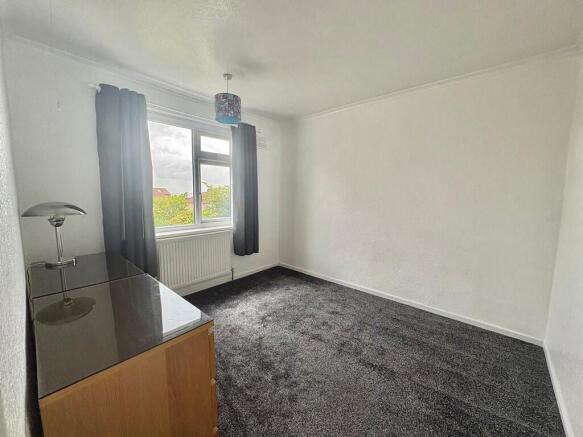 3 bed Semi-Detached to rent Image 10