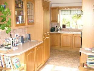 RE-FITTED KITCHEN/BREAKFAST ROOM
