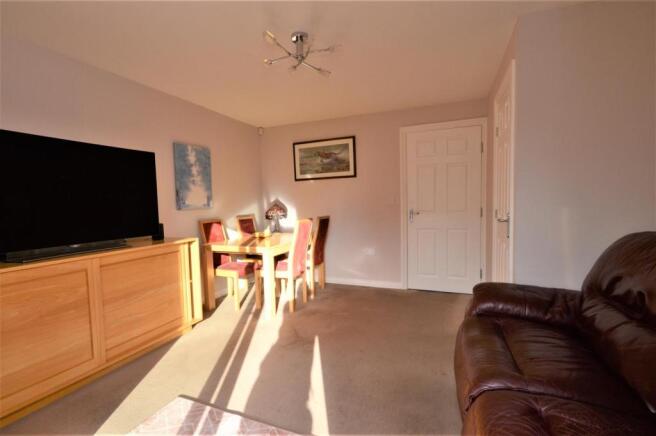 08 living room woodfield.JPG