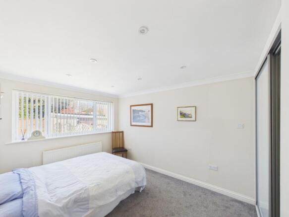 2 bed Semi-Detached Bungalow for sale Image 6